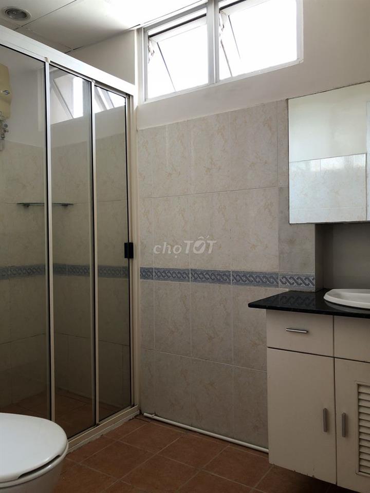 GIÁ TỐT CENTRAL GARDEN - QUẬN 1, TẦNG CAO – 82M2 (2PN 2WC) ,13.5 TR/TH