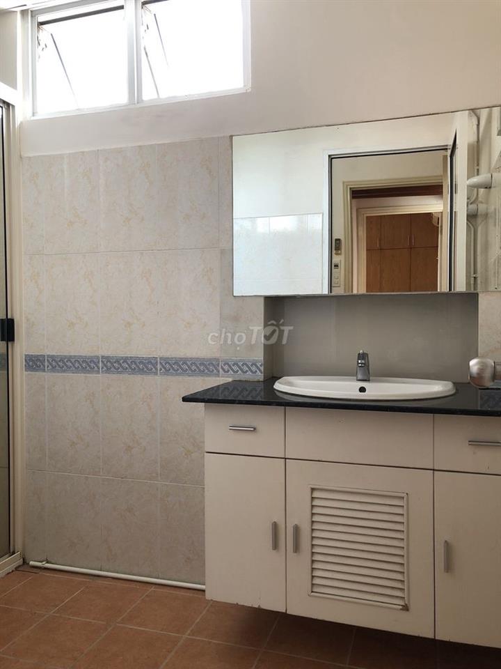 GIÁ TỐT CENTRAL GARDEN - QUẬN 1, TẦNG CAO – 82M2 (2PN 2WC) ,13.5 TR/TH