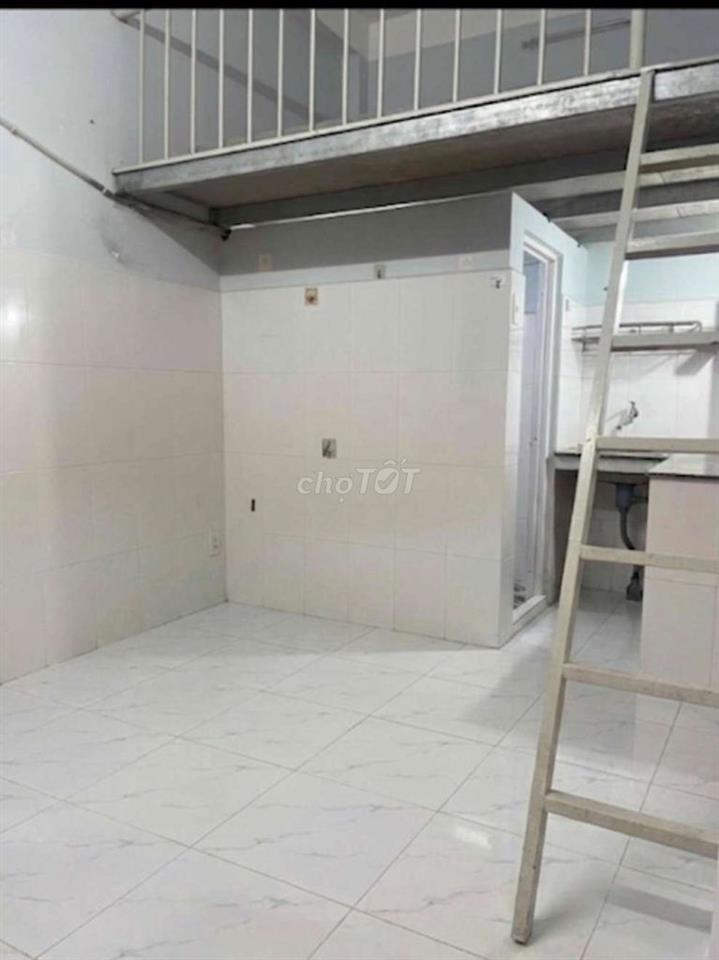 cho thuê phòng trọ tầng trệt,có gác,gần KCX Tân Thuận 