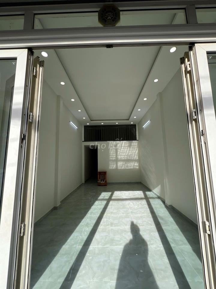 Cho Thuê Nhà Nguyên Căn/MTKD 3PN 3WC, 4x18m, cách AEON Mall TP 300m