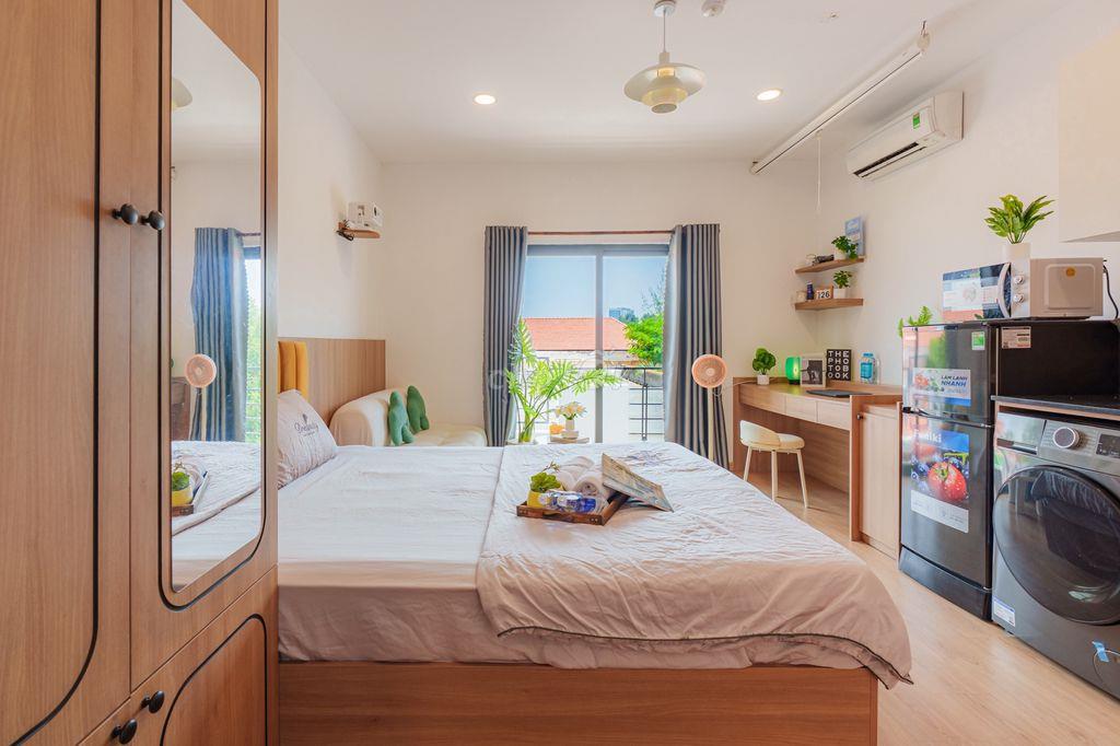 Studio 22m² Nguyễn Gia Trí, ban công, máy giặt riêng, full nội thất