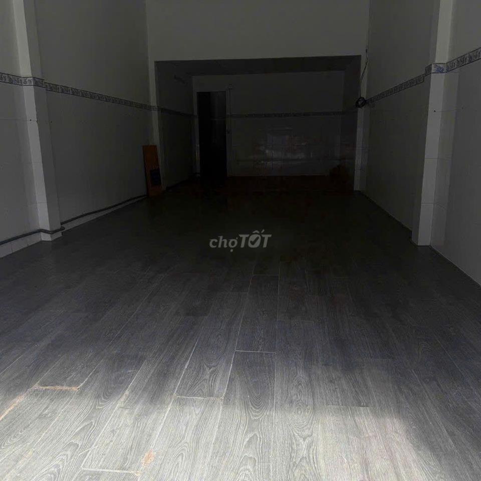 NHÀ CHO THUÊ MẶT TIỀN ĐƯỜNG TÂN SƠN NHÌ 4X20M CÓ 1 LỬNG SUỐT ĐÔNG ĐÚC