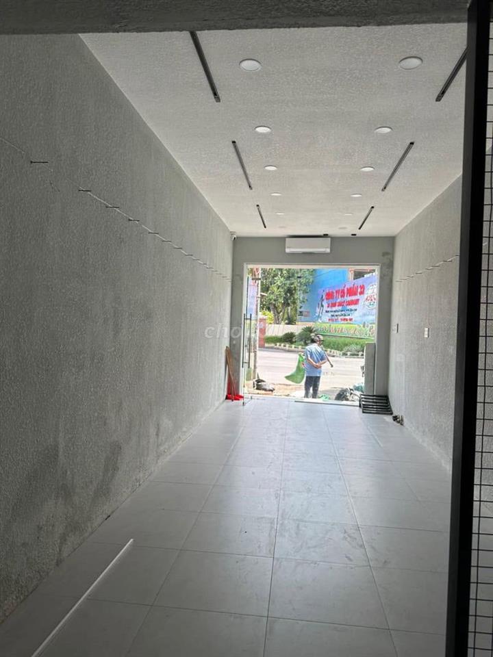 CHO THUÊ NHÀ MẶT TIỀN ĐƯỜNG QUANG TRUNG 3,2X18M 2L VỊ TRÍ ĐOẠN KD ĐẸP