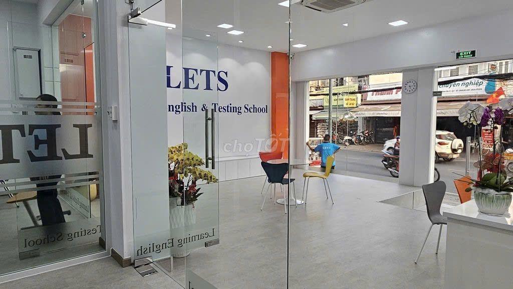 CHO THUÊ NHÀ GÓC 2 MẶT TIỀN ĐƯỜNG LÊ VĂN VIỆT 8X25M CẤP 4 SUỐT 