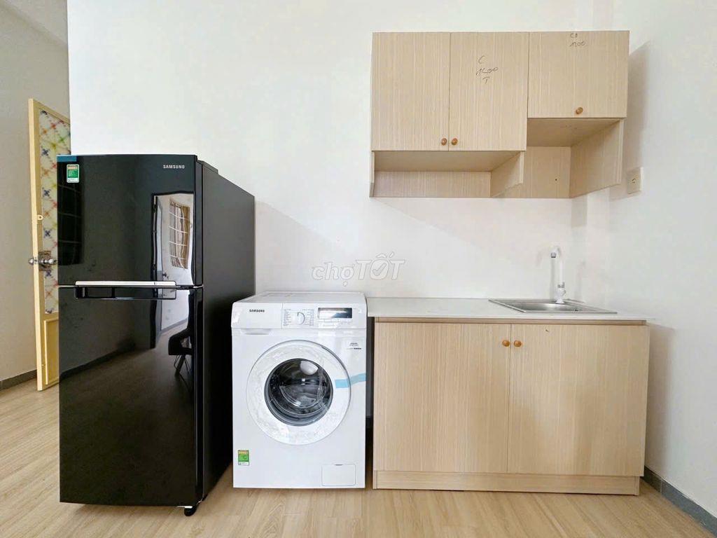 Căn hộ 2PN full nội thất có ban công , siêu rộng, Q10