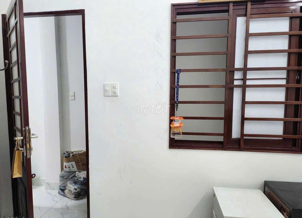 Cho thuê phòng trọ mặt tiền đường lớn - Tây Sơn