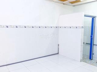 Phòng cho thuê gần đại học Nguyễn Tất Thành - Q12 cách 1km