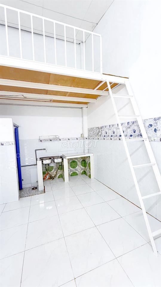 Phòng cho thuê gần đại học Nguyễn Tất Thành - Q12 cách 1km