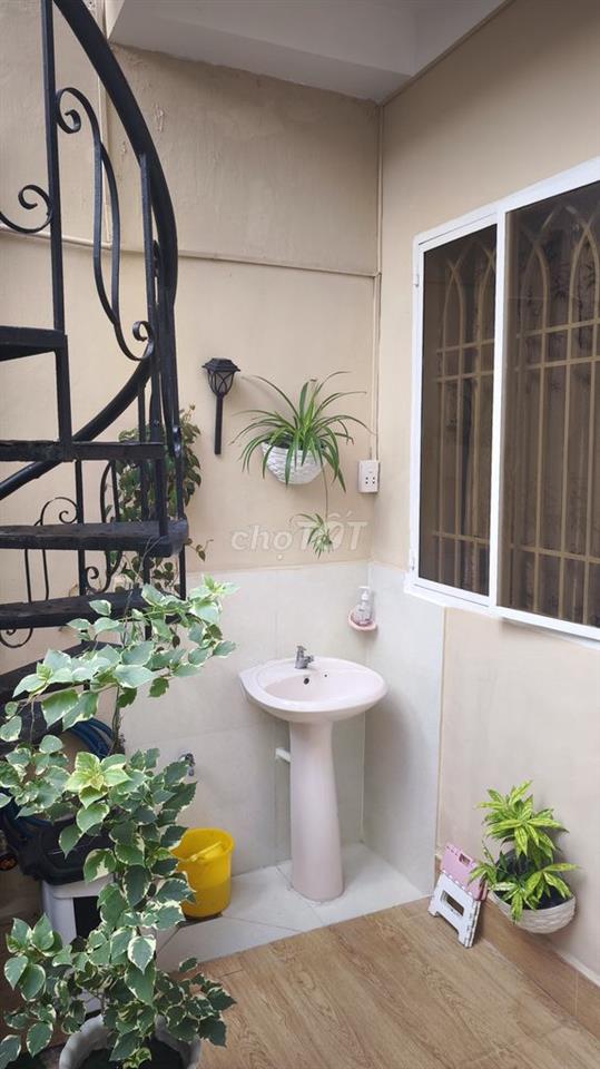 Phòng mới, máy lạnh Trần Bình Trọng Q5