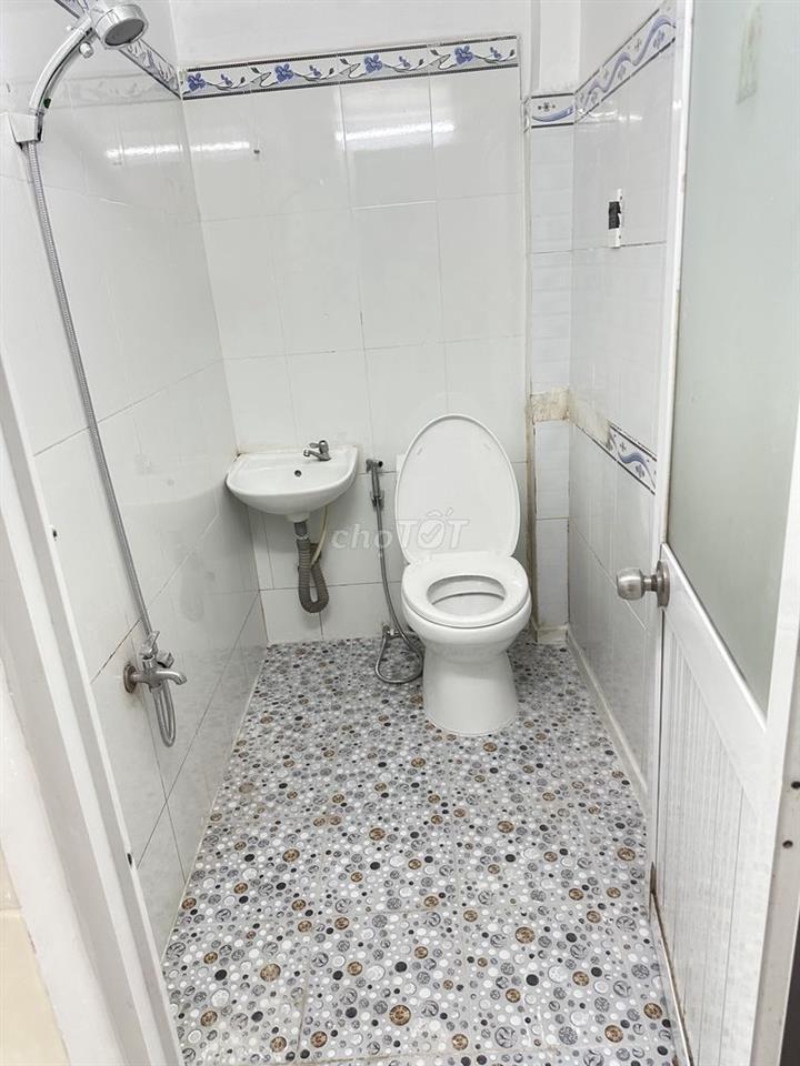 Chính chủ cho thuê nhà 32m2 hẻm 83 Liên Khu 4-5 sau trường Kim Đồng
