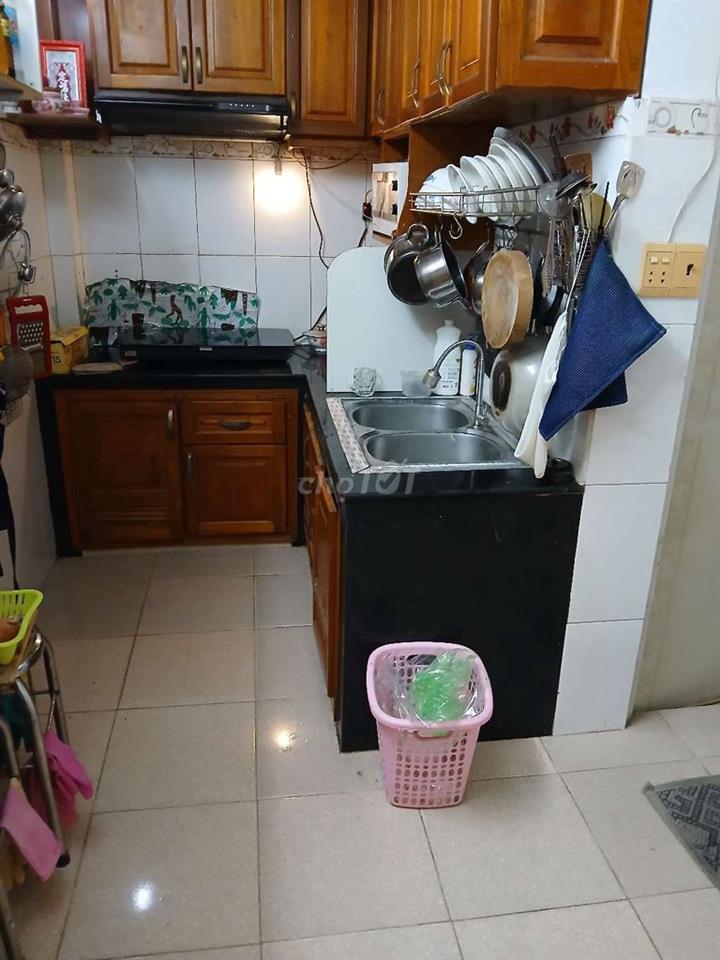 Nhà 2 mặt tiền, nở hậu, thoáng mát, có sân rộng Giá thỏa thuận