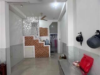 mặt tiền kinh doanh tự do