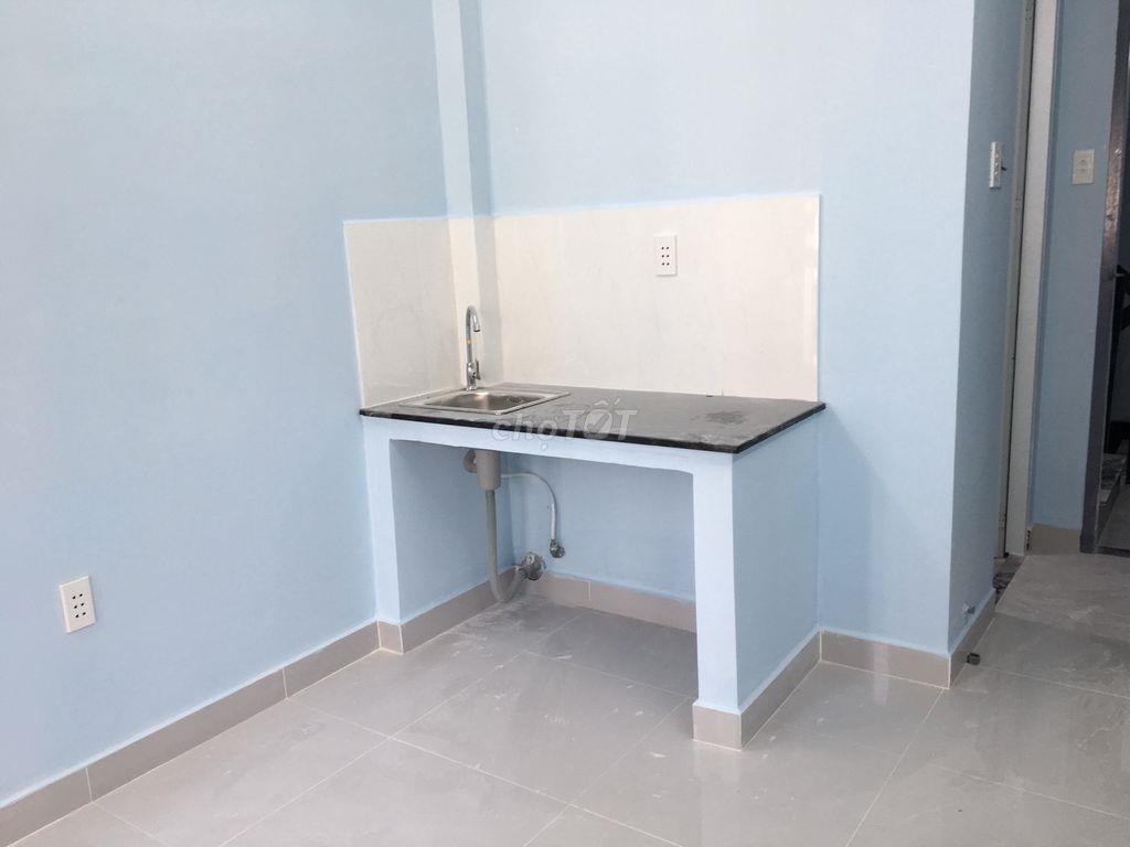 Phòng mới đẹp như hình ngay chợ Bà Chiểu có máy lạnh, máy nước nóng 