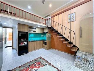 Căn hộ có gác Full nội thất + sân sau thoáng mát ngay CV Làng Hoa