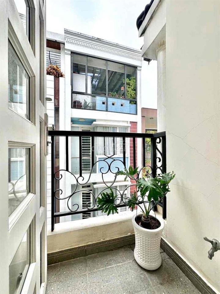 CHO THUÊ PHÒNG STUDIO BAN CÔNG FULL NỘI THẤT TẠI GÒ VẤP
