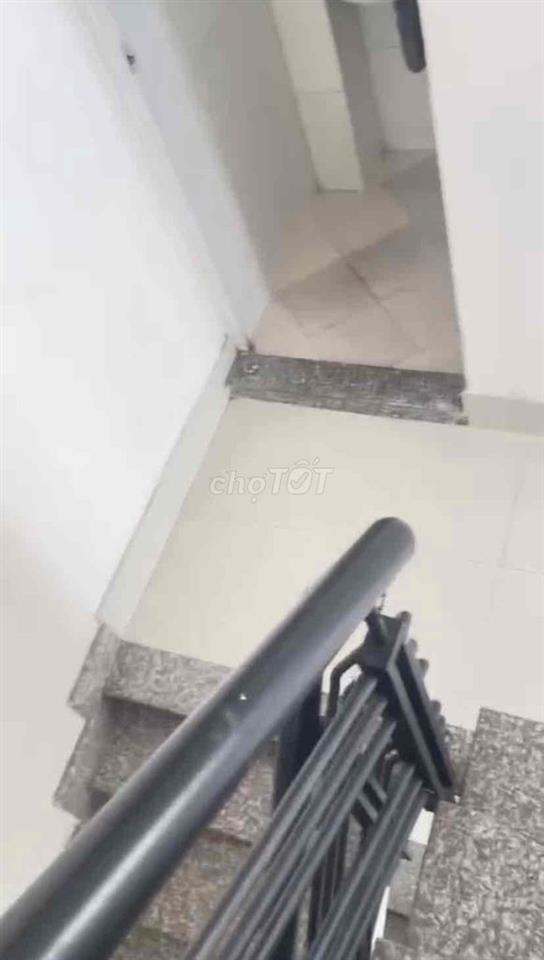 Nhà 1 trệt 2 lầu 85m2 Hẻm CMT8