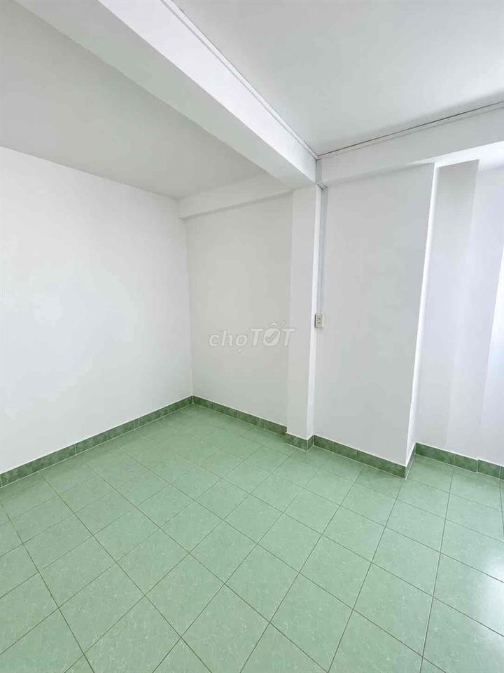 Phòng trọ thoáng mát mặt tiền Q10