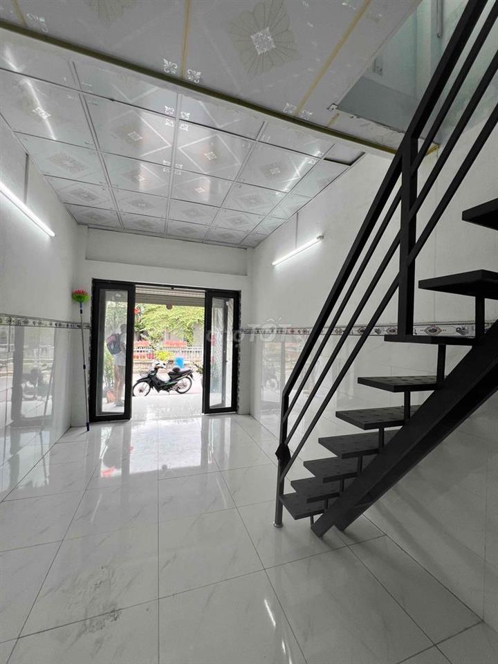 nhà mặt tiền đường TX23 cho thuê nguyên căn