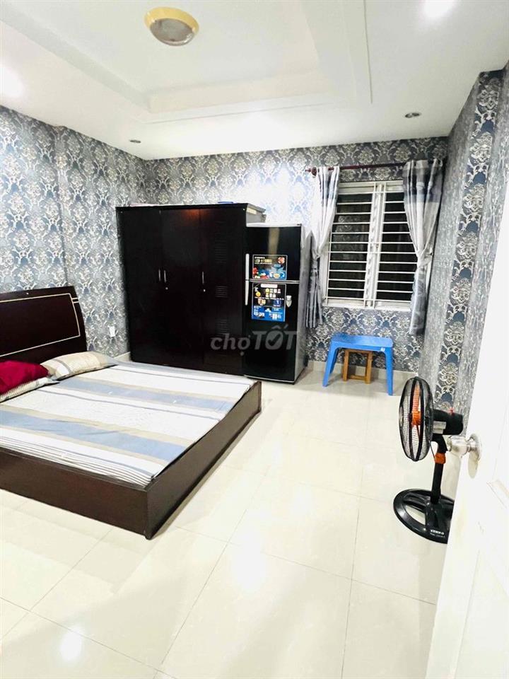 phòng trọ trong khu chợ Hạnh Thông Tây
