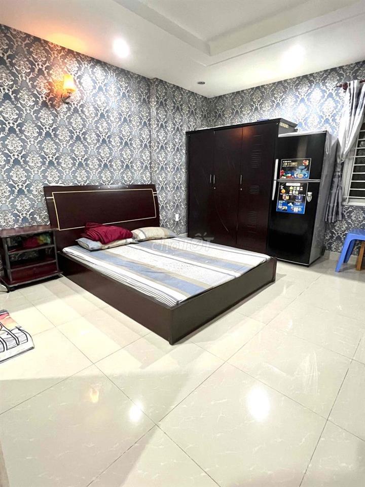 phòng trọ trong khu chợ Hạnh Thông Tây