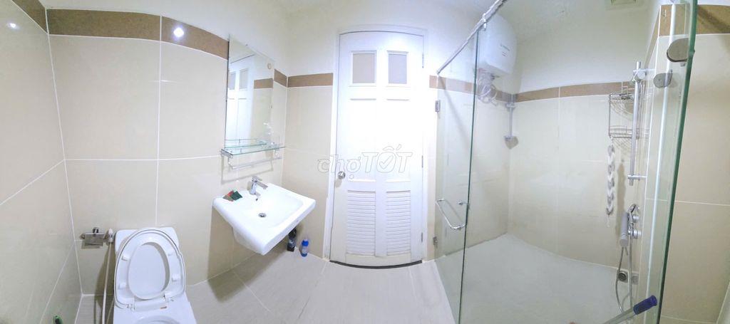 Cho thuê căn hộ Eratown Đức Khải 2pn-2wc , full NT, giá thuê 9.5tr 