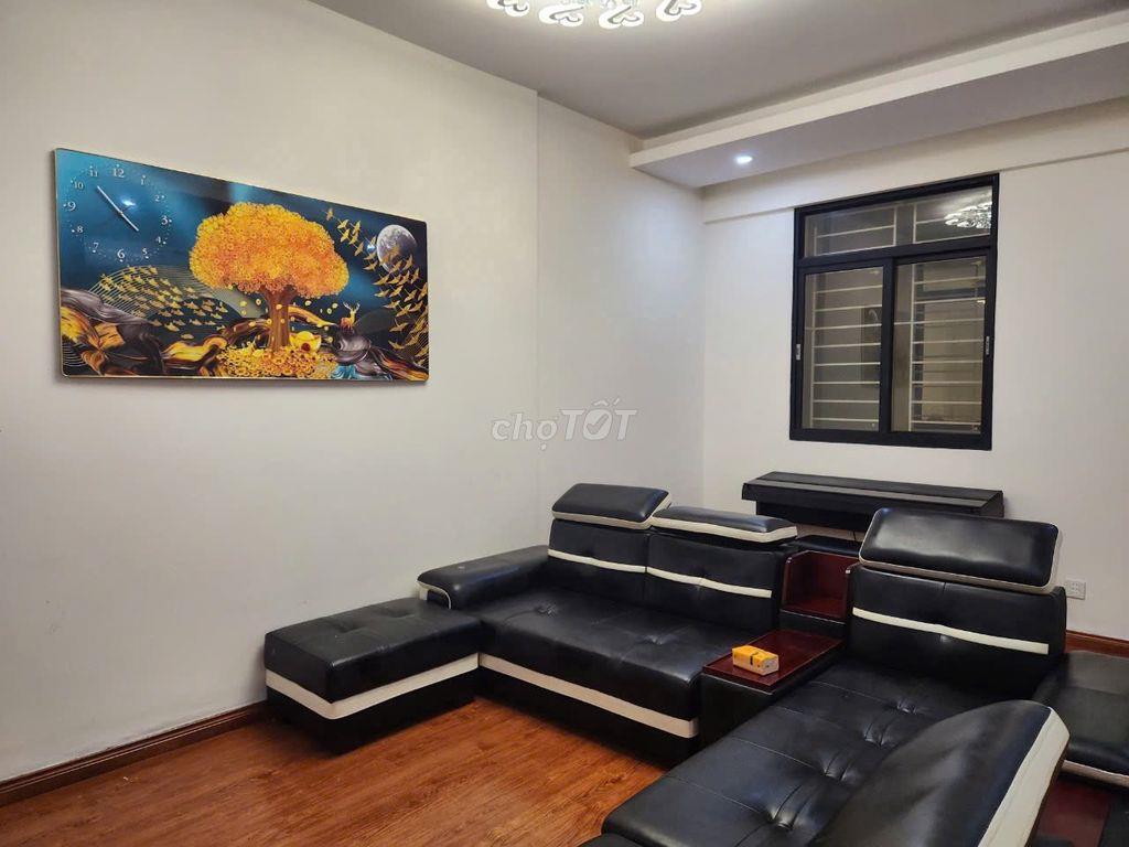 Cho thuê căn hộ eratown Đức Khải  161m2: 3 phòng ngủ, 4wc, 1 kho, 14tr