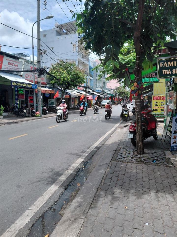 Cho thuê mặt bằng giá 8 triệu. Đường Lý phục man.q7