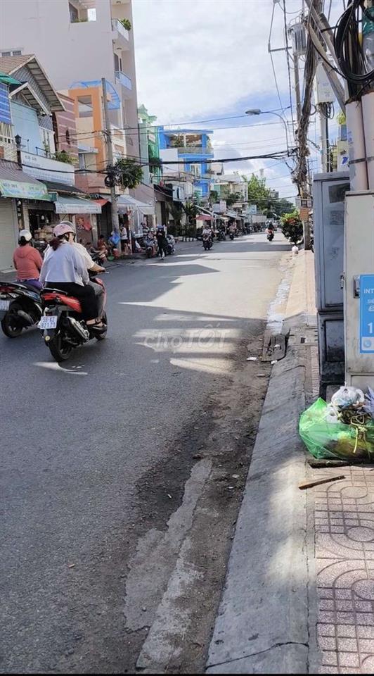 NHÀ BÁN 4m5×23m Diện Tích Lớn , Đường LƯƠNG VĂN CAN