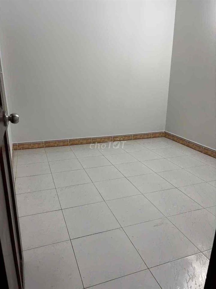 cho thuê nhà Phan Huy Ích, sửa mới 100%. Mặt tiền bờ kênh tham lương