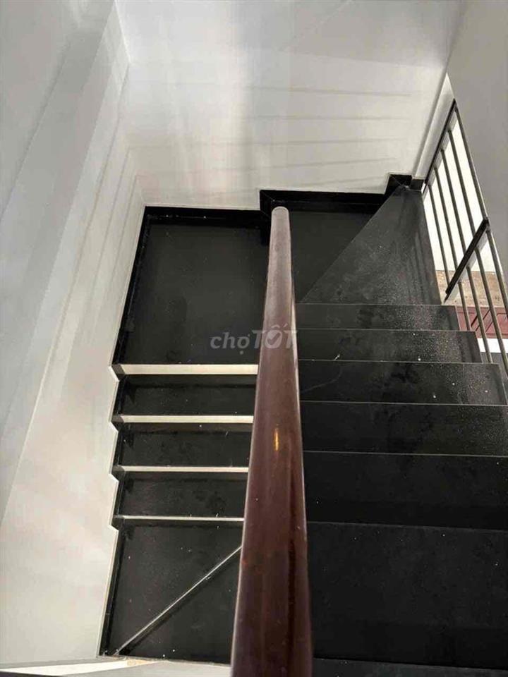 cho thuê nhà Phan Huy Ích, sửa mới 100%. Mặt tiền bờ kênh tham lương
