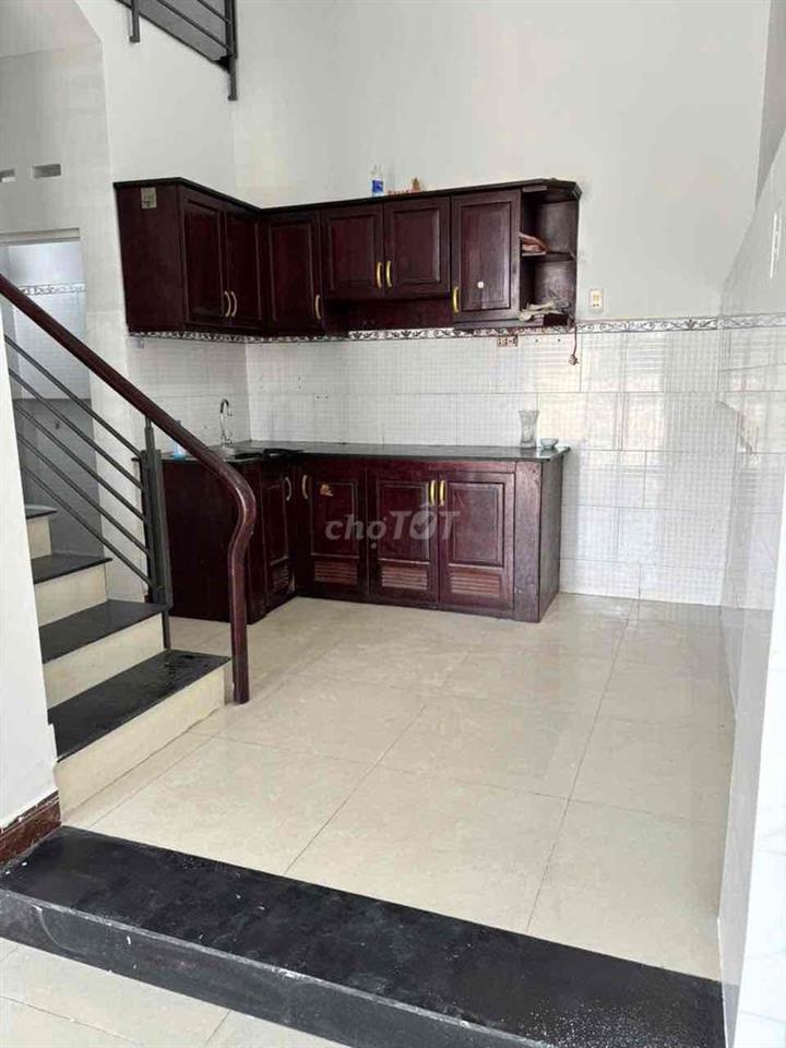 cho thuê nhà Phan Huy Ích, sửa mới 100%. Mặt tiền bờ kênh tham lương