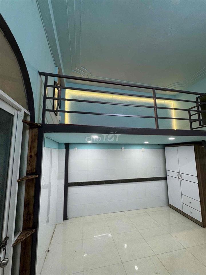 Tìm bạn nữ ở ghép phòng