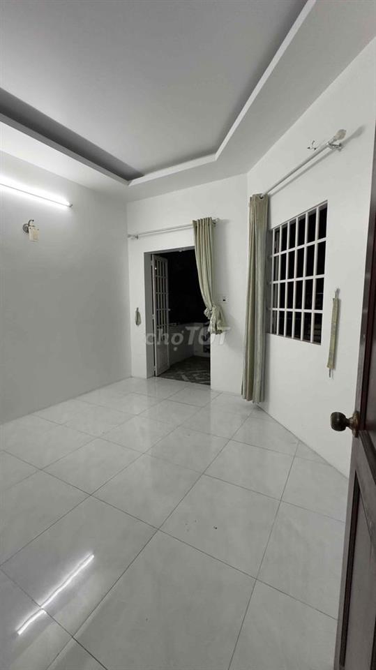 cho thuê phòng trọ ngay chợ Phước Bình