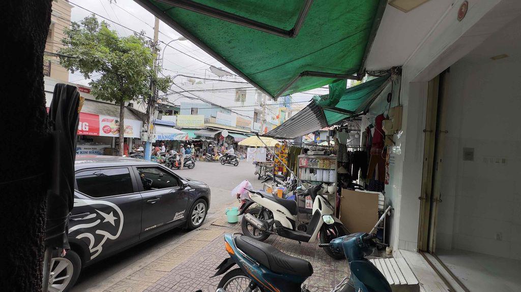 cho thuê mặt tiền chợ phước bình