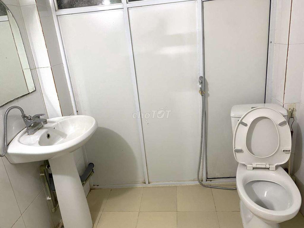 Gần Bách-Kinh-Xây tại ngõ 105 Bạch Mai có nhà nguyên căn cho thuê