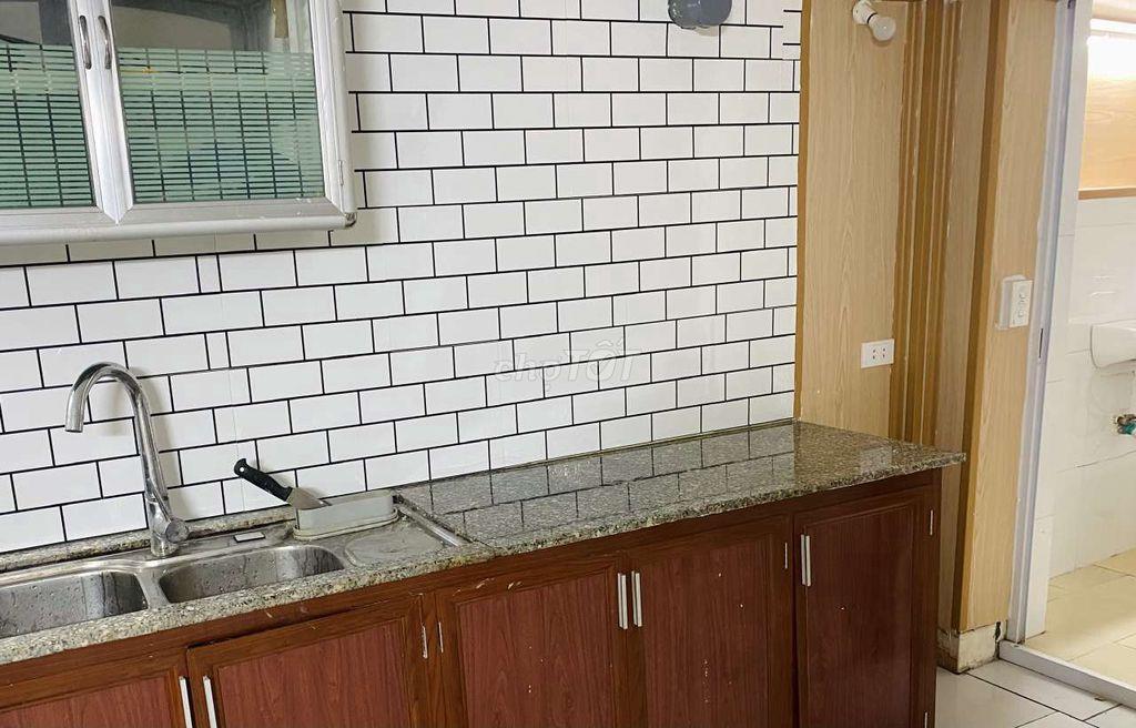 Gần Bách-Kinh-Xây tại ngõ 105 Bạch Mai có nhà nguyên căn cho thuê