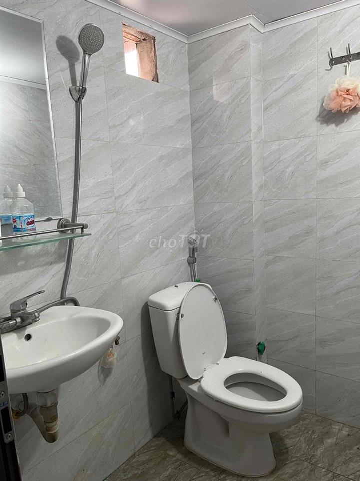 Cho thuê nhà 3 tầng ngõ 296 Lĩnh Nam