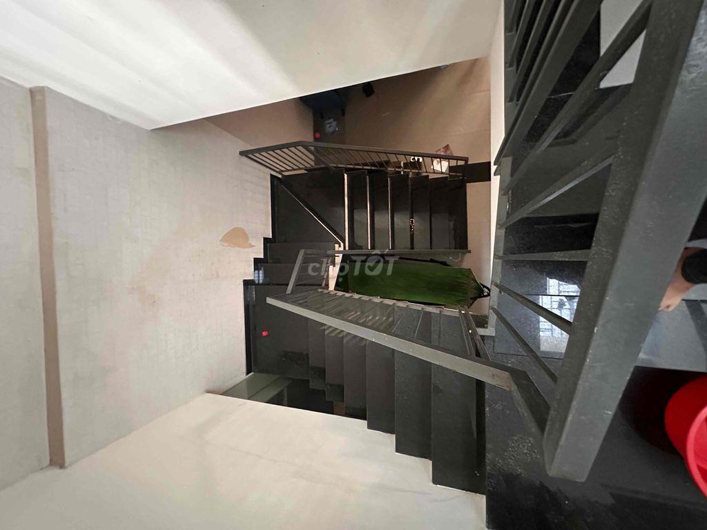 Kiệt 1 Hoàng Văn Thái
