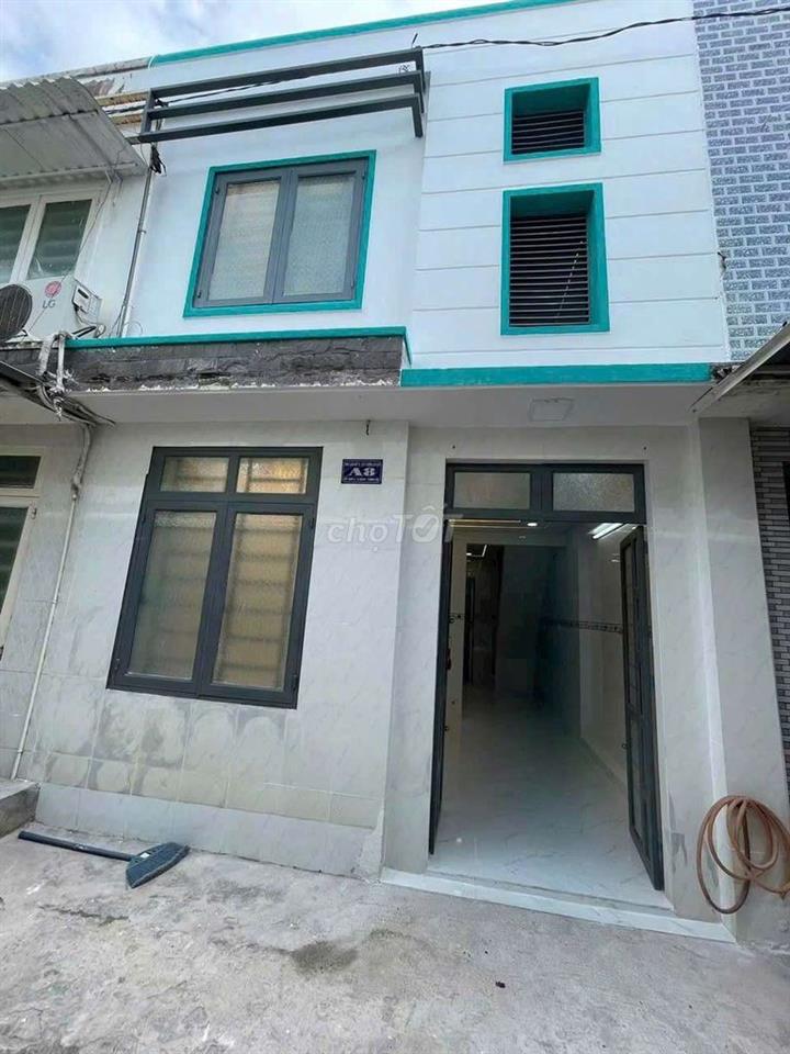 bán GẤP nhà giá rẻ Hóc Môn 320tr gần quốc lộ 22