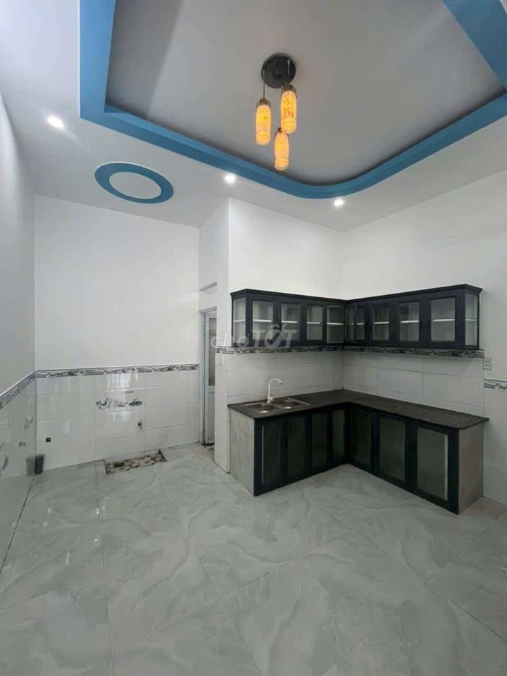 chính chủ bán nhà góc mặt tiền kinh doanh 450tr ở Hóc Môn