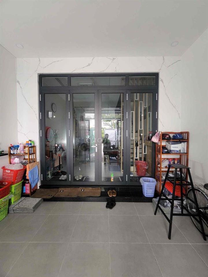 cần bán gấp nhà xây mới 100%