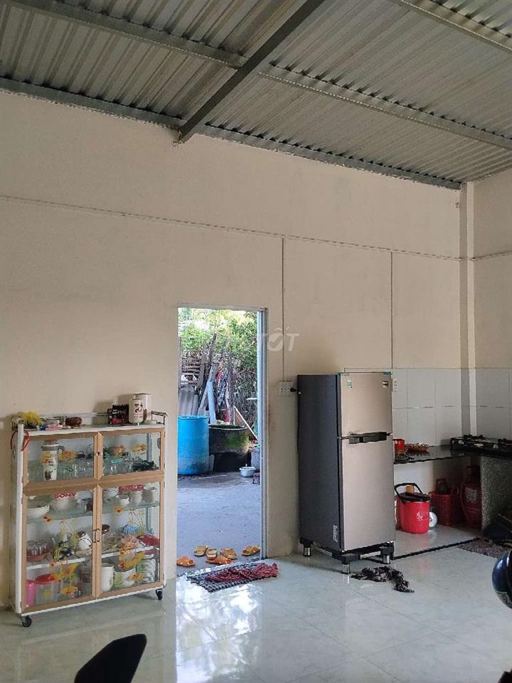 cần bán nhà ngay quốc lộ 1a 