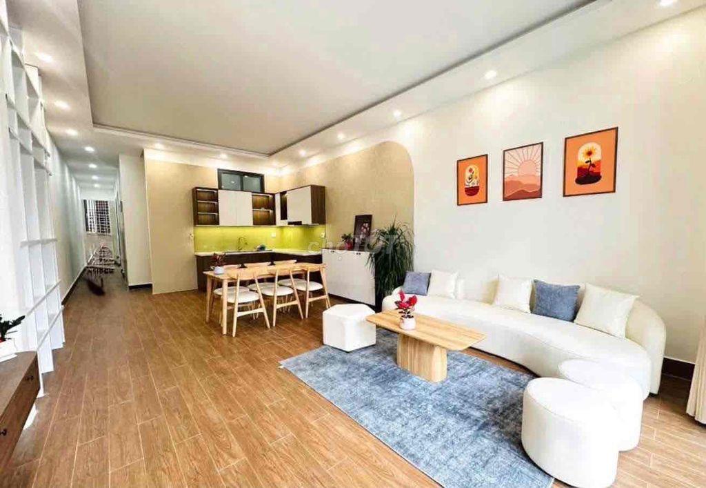 Nhà đẹp có thang máy ở và kinh doanh đường yersin cách bờ hồ 500m