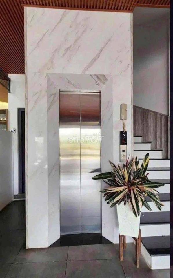 Nhà đẹp có thang máy ở và kinh doanh đường yersin cách bờ hồ 500m