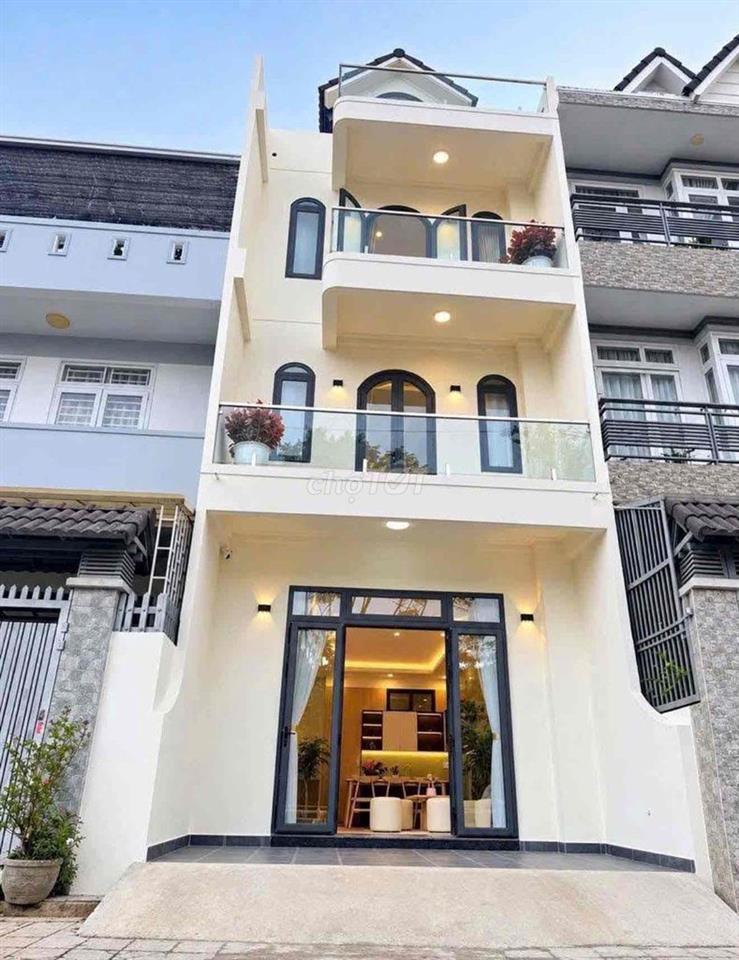 Nhà đẹp có thang máy ở và kinh doanh đường yersin cách bờ hồ 500m