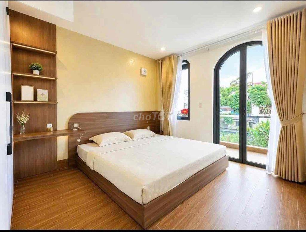 Nhà đẹp có thang máy ở và kinh doanh đường yersin cách bờ hồ 500m