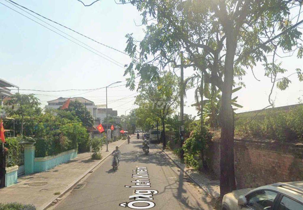 Bán nhà mặt tiền, sổ hồng riêng, 240m2 Nội Thành Huế, đặc biệt đang sẵ