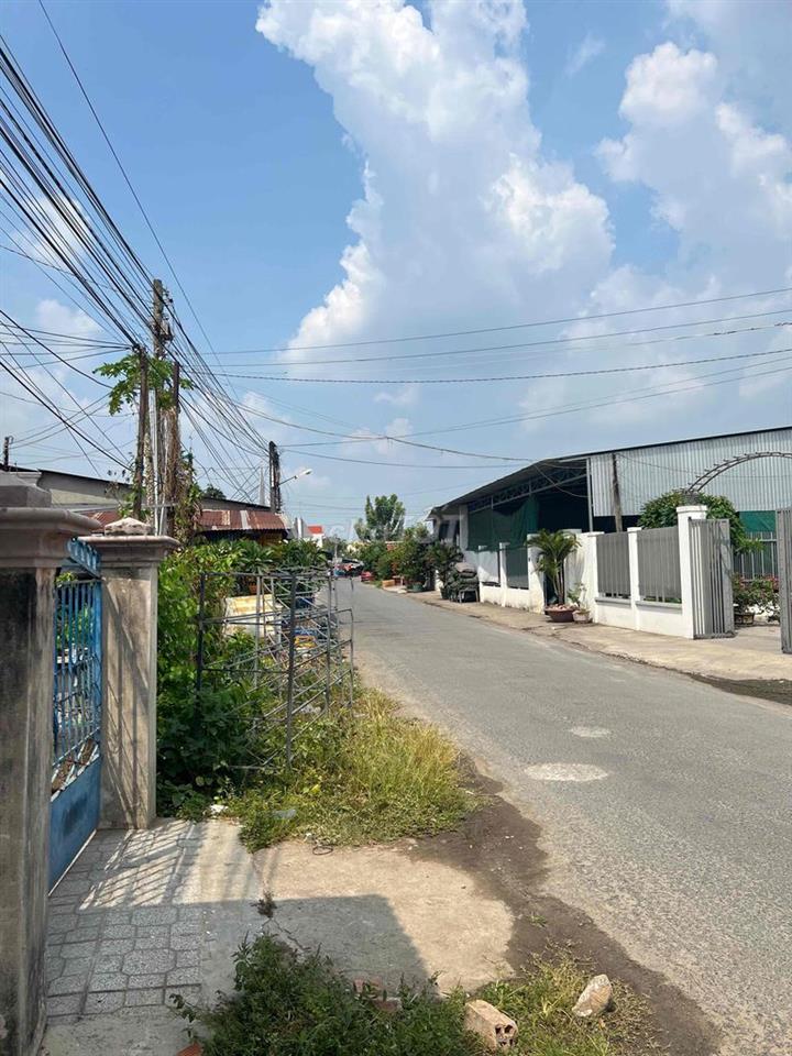 Bán nhà 2 mặt tiền gần chợ Hiệp Trường - Tây Ninh