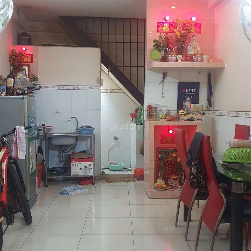 Nhà Bán 3 tỷ 5 ở trung tâm quận 5