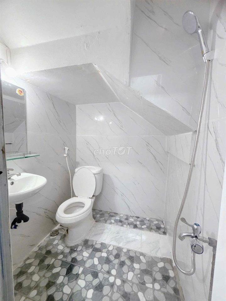 cho thuê mặt bằng nhỏ có gác ở lại được